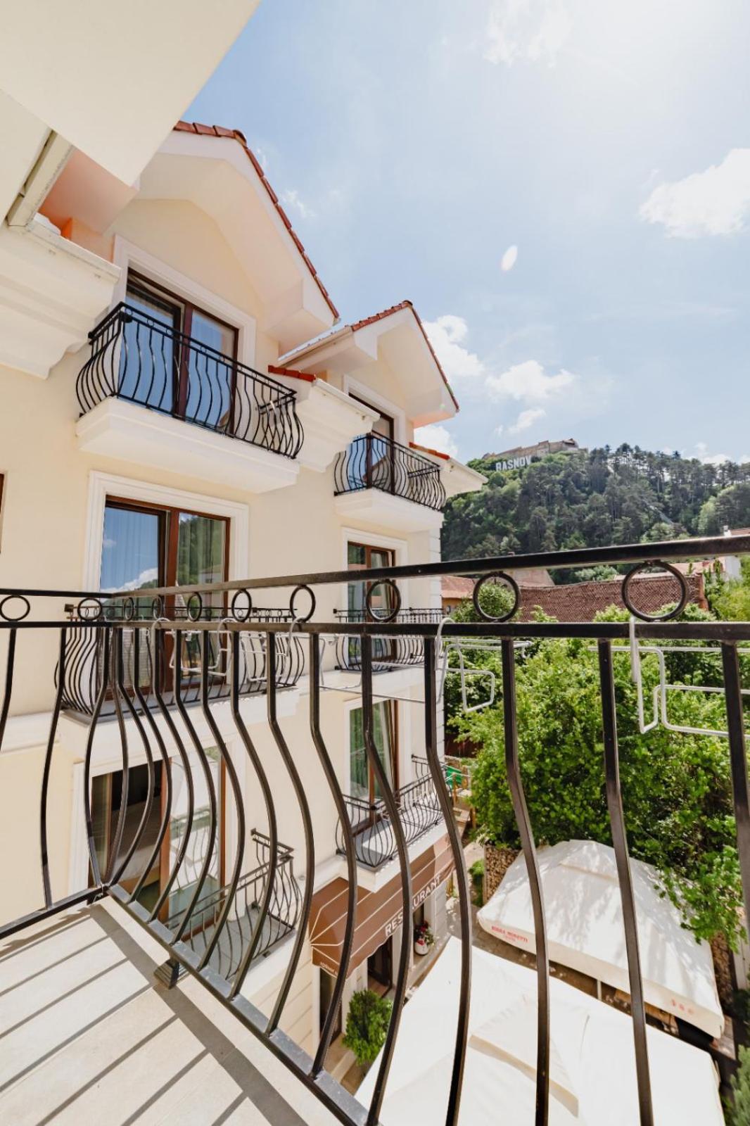 Radsor Hotel Rîşnov Exterior foto