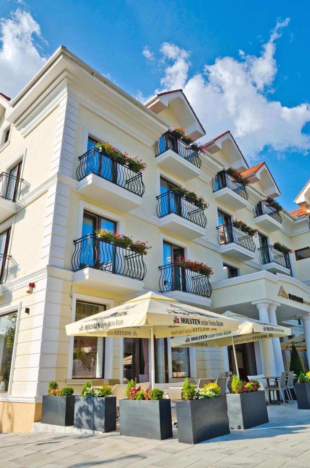 Radsor Hotel Rîşnov Exterior foto