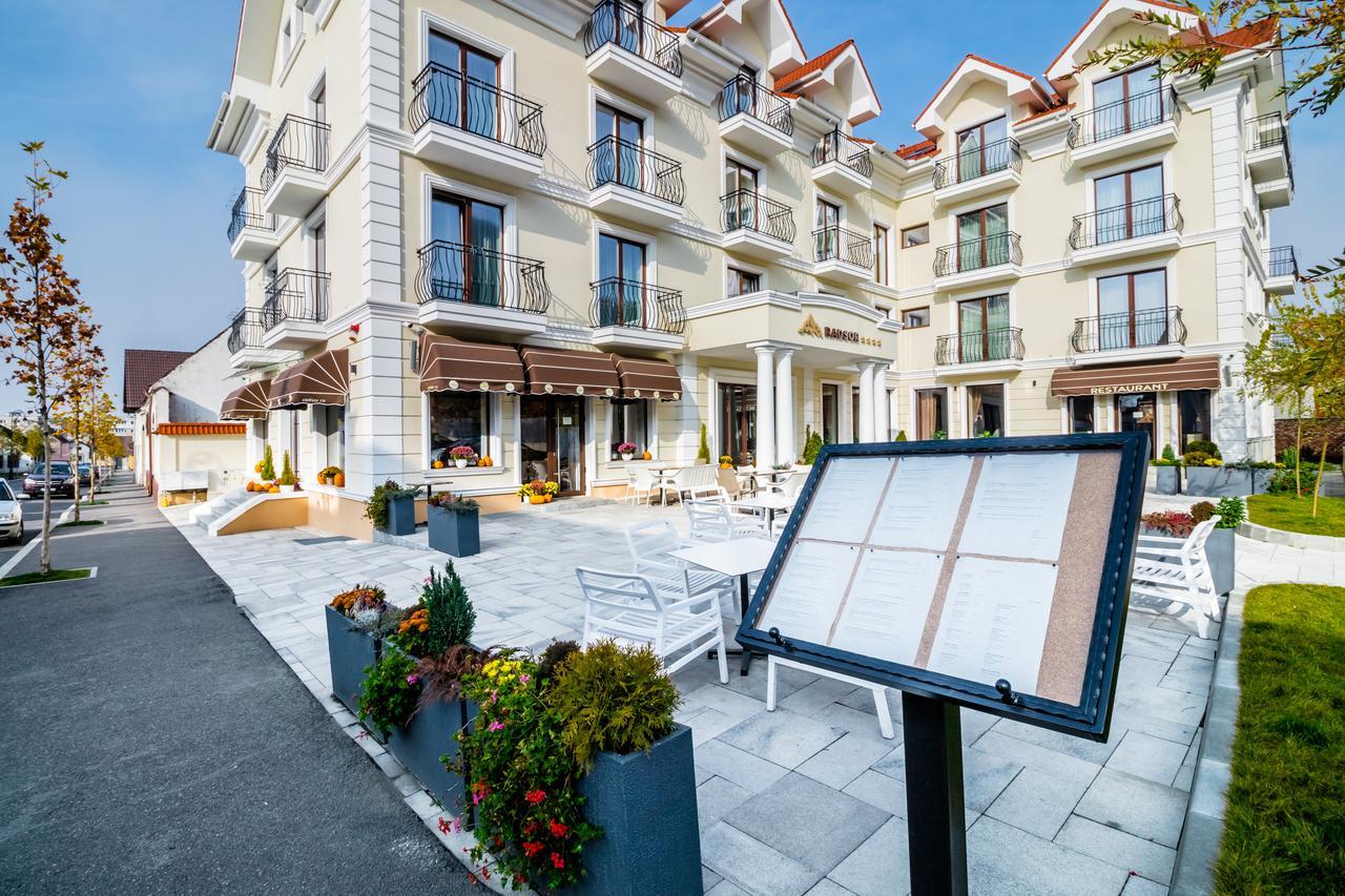 Radsor Hotel Rîşnov Exterior foto
