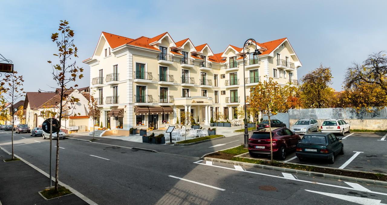 Radsor Hotel Rîşnov Exterior foto